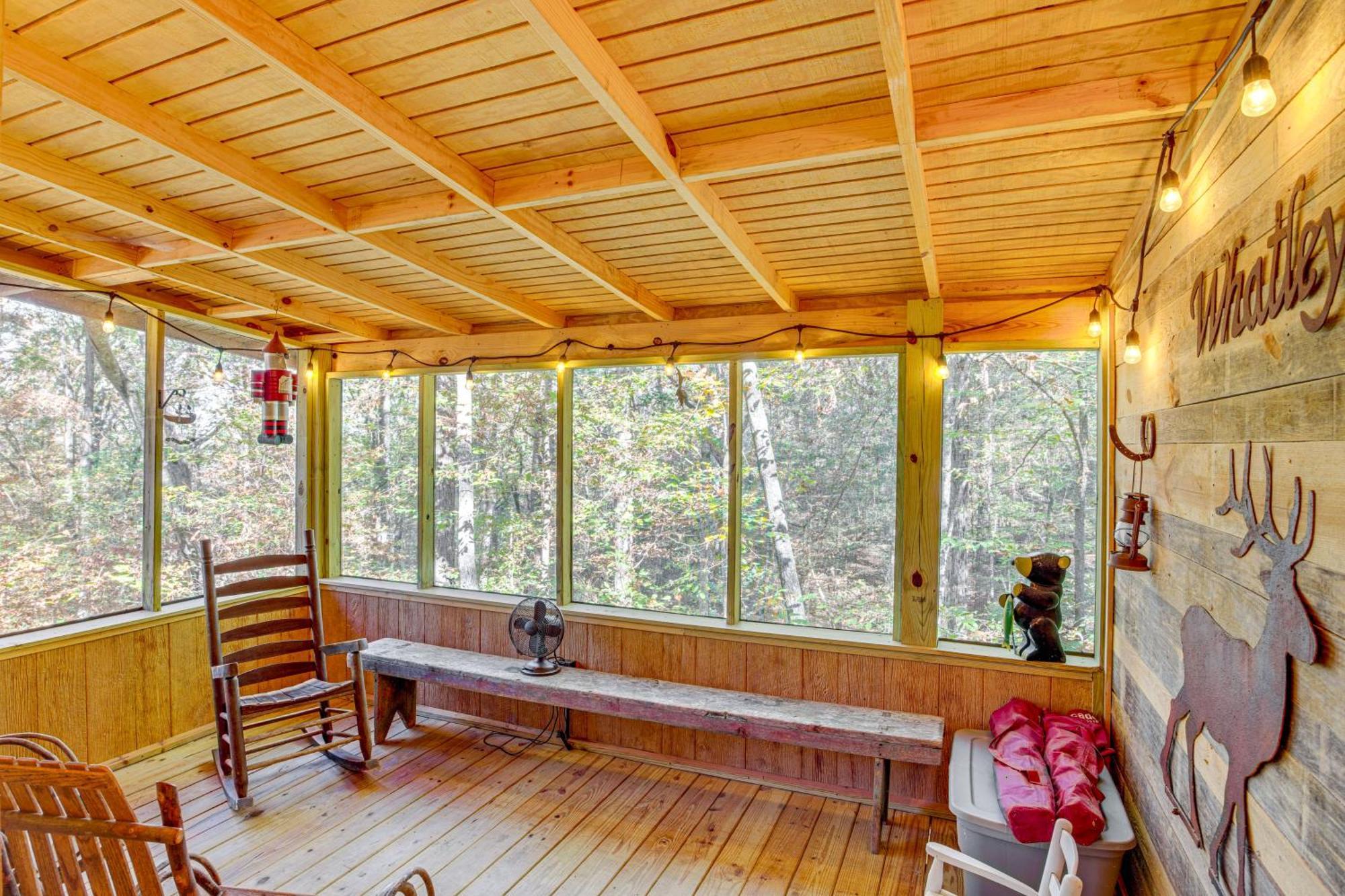 Secluded Tallassee Cabin With Fire Pit And Porch! Eksteriør billede