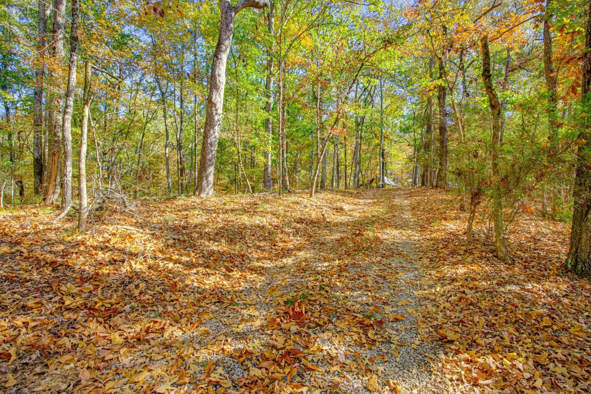 Secluded Tallassee Cabin With Fire Pit And Porch! Eksteriør billede