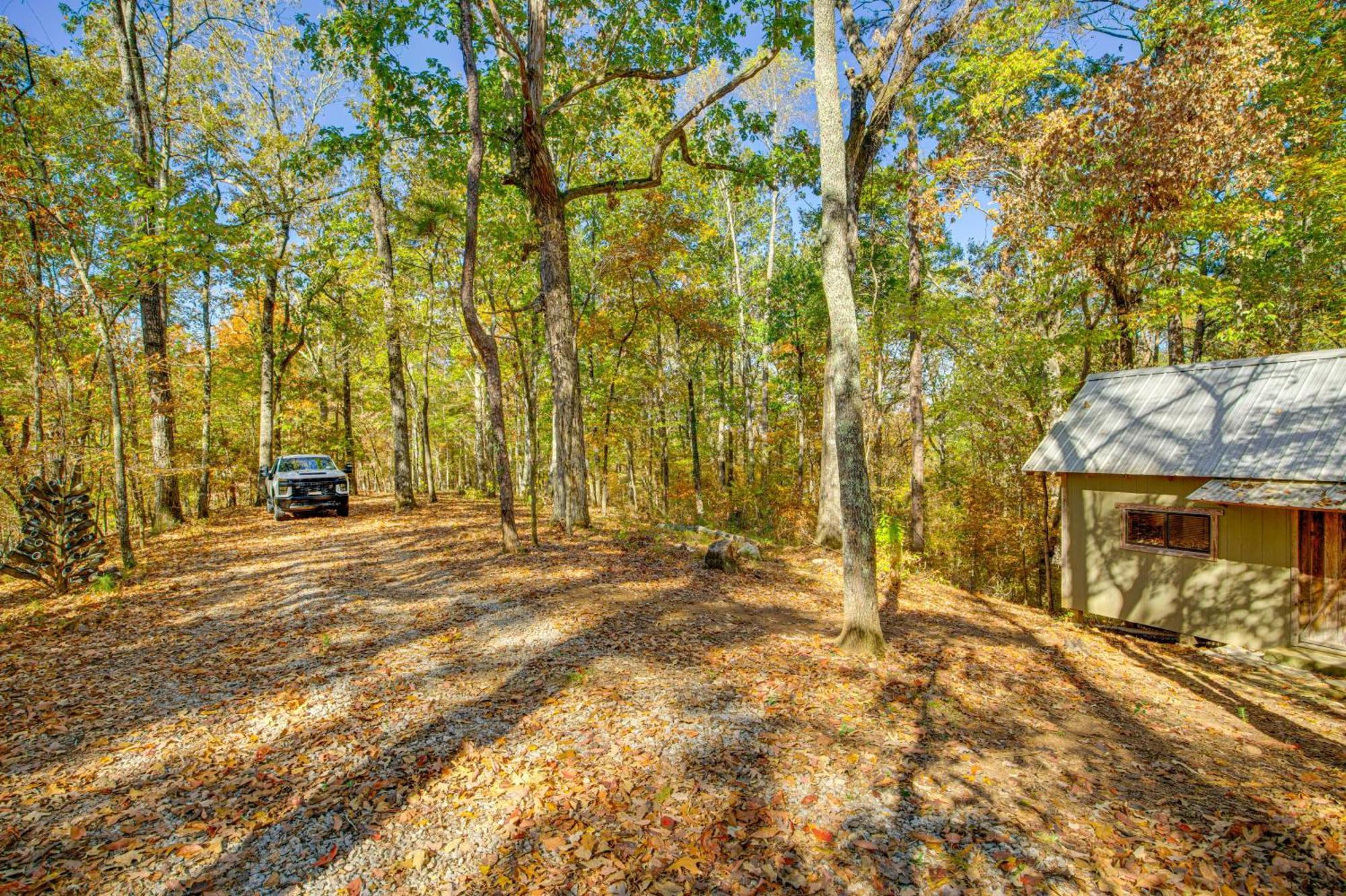 Secluded Tallassee Cabin With Fire Pit And Porch! Eksteriør billede