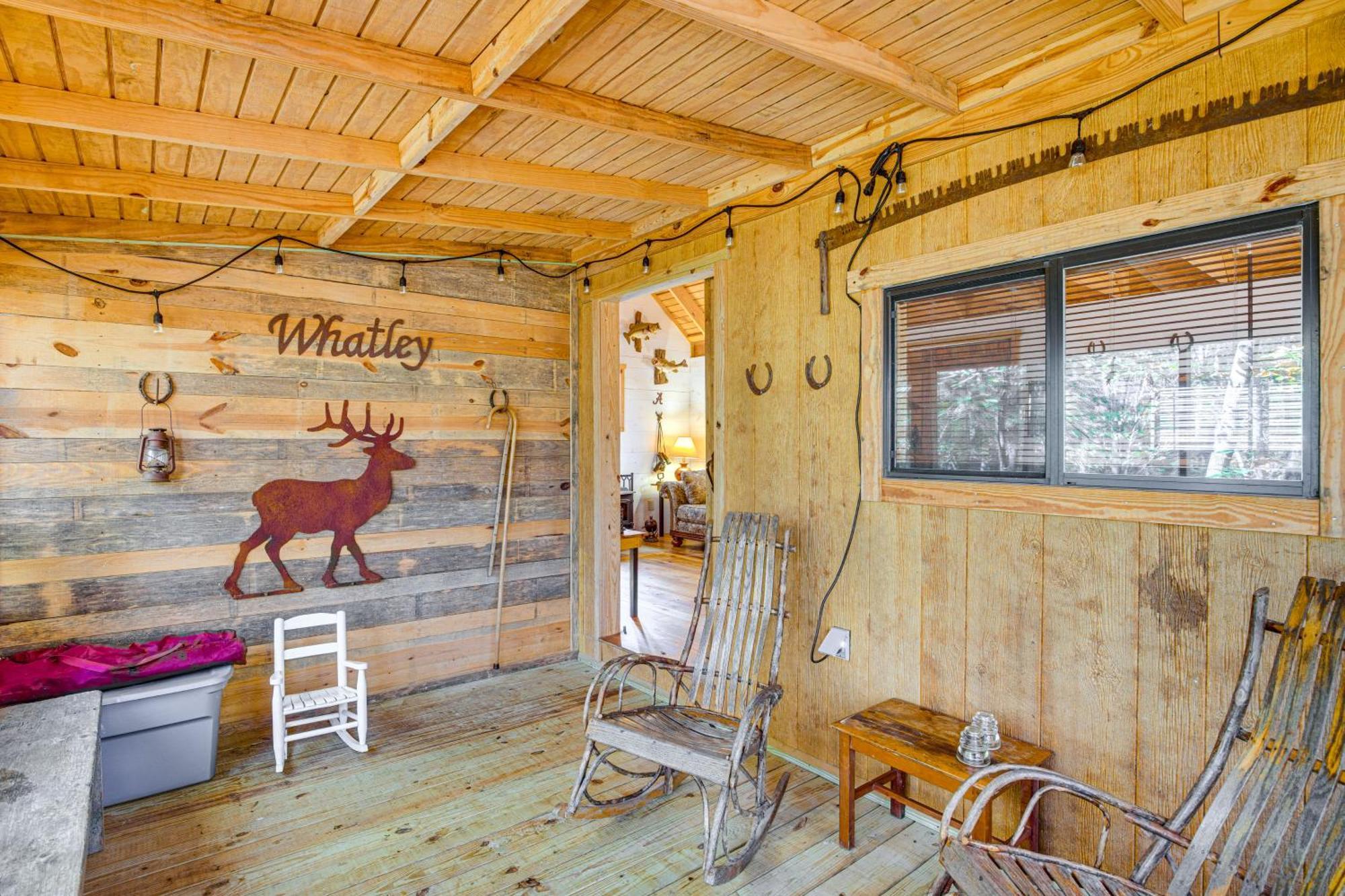 Secluded Tallassee Cabin With Fire Pit And Porch! Eksteriør billede