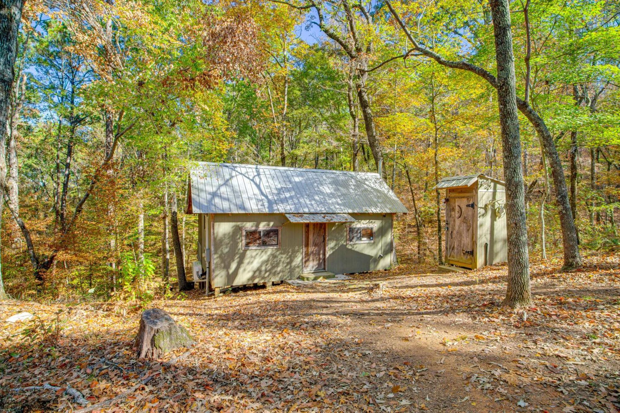 Secluded Tallassee Cabin With Fire Pit And Porch! Eksteriør billede