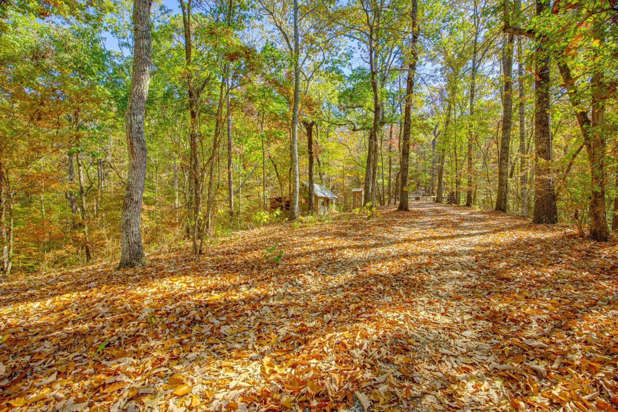 Secluded Tallassee Cabin With Fire Pit And Porch! Eksteriør billede